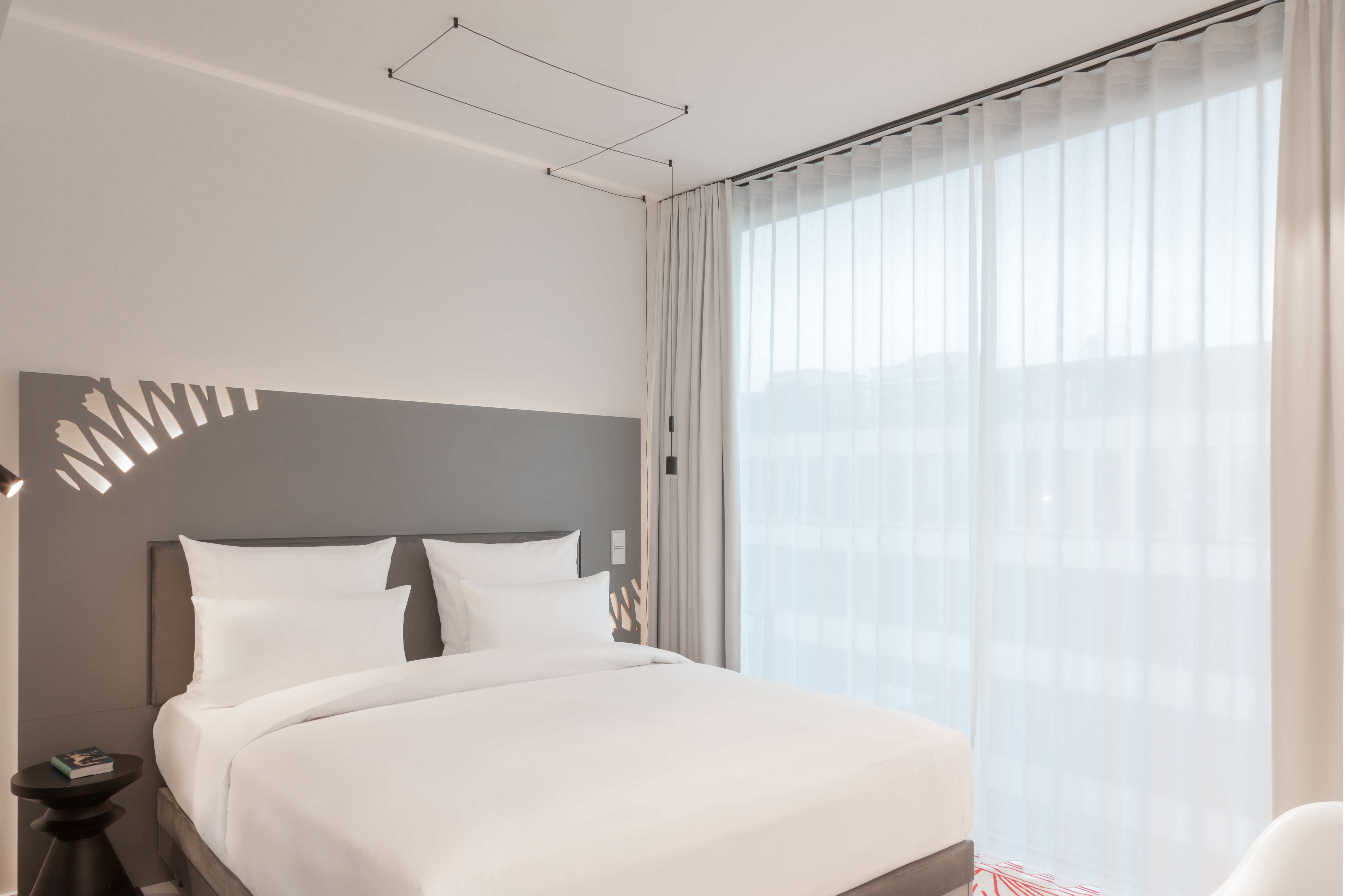 KPM Hotel and Residences 40/83