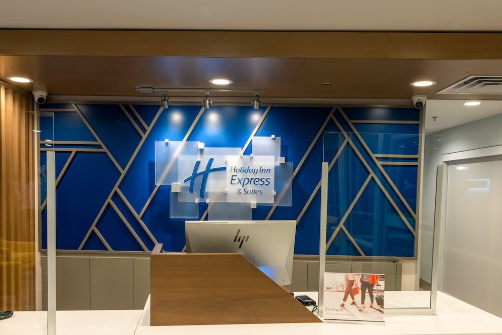Holiday Inn Express Suites Harrisonburg University Area 13/54
