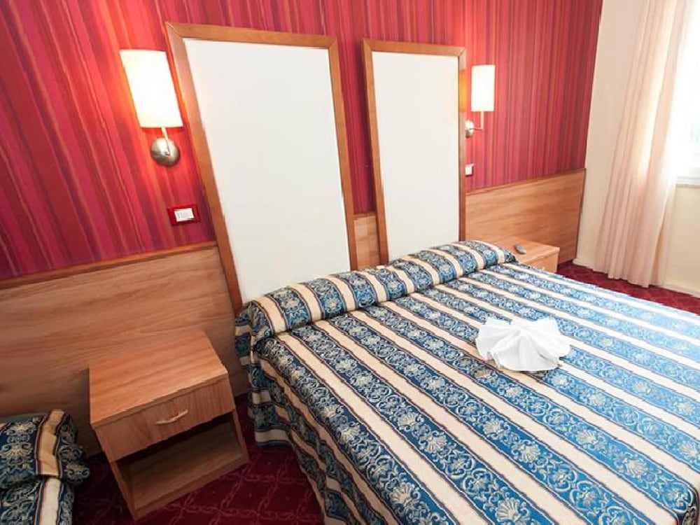 Hotel Promenade Universale 18/50
