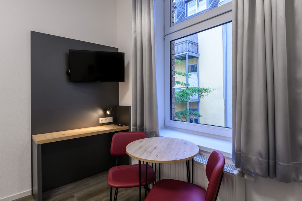 Sonata City Hotel 29/39