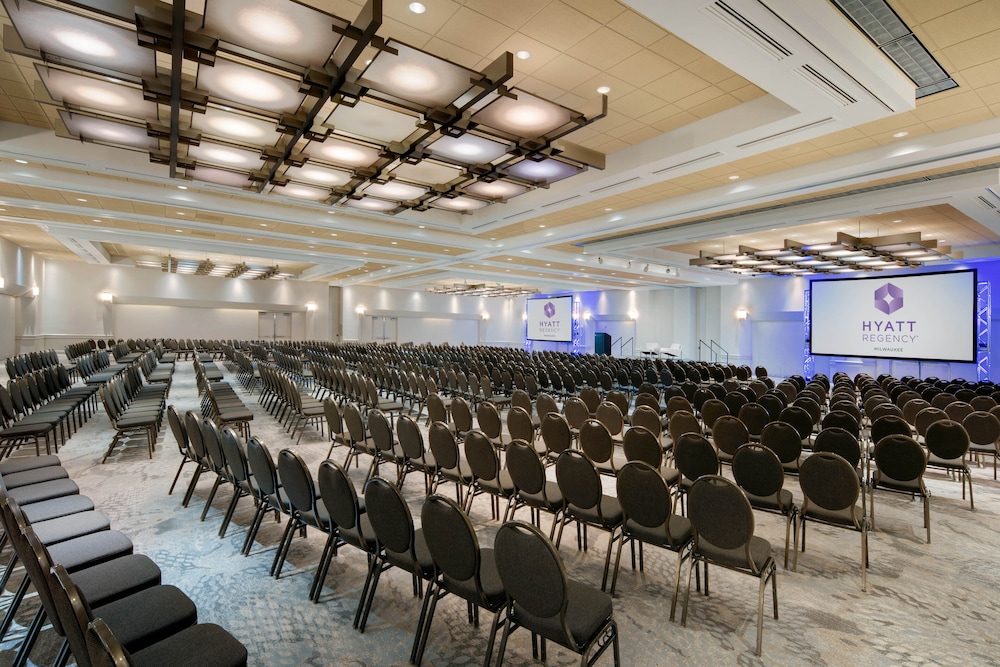 Hyatt Regency Milwaukee 65/73