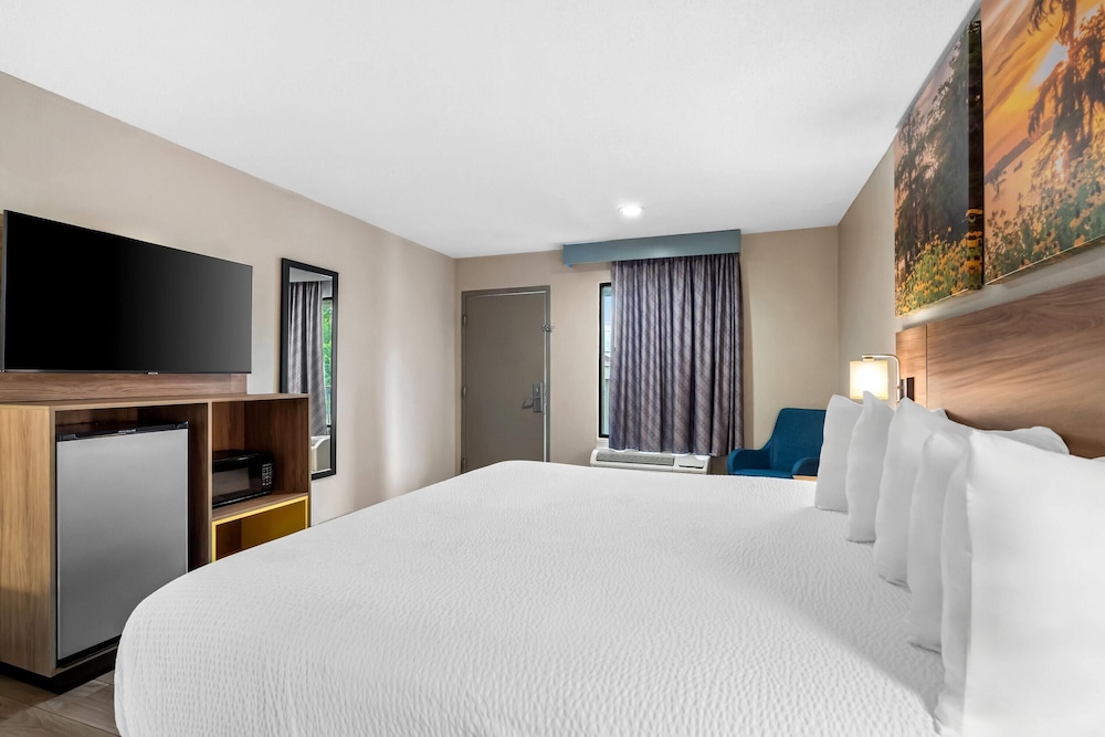 Days Inn By Wyndham Bainbridge 21/39