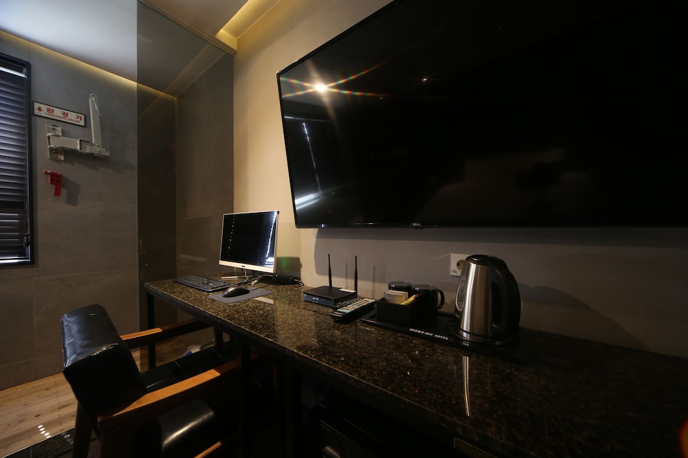 Brown Dot Hotel Beom il 17/30