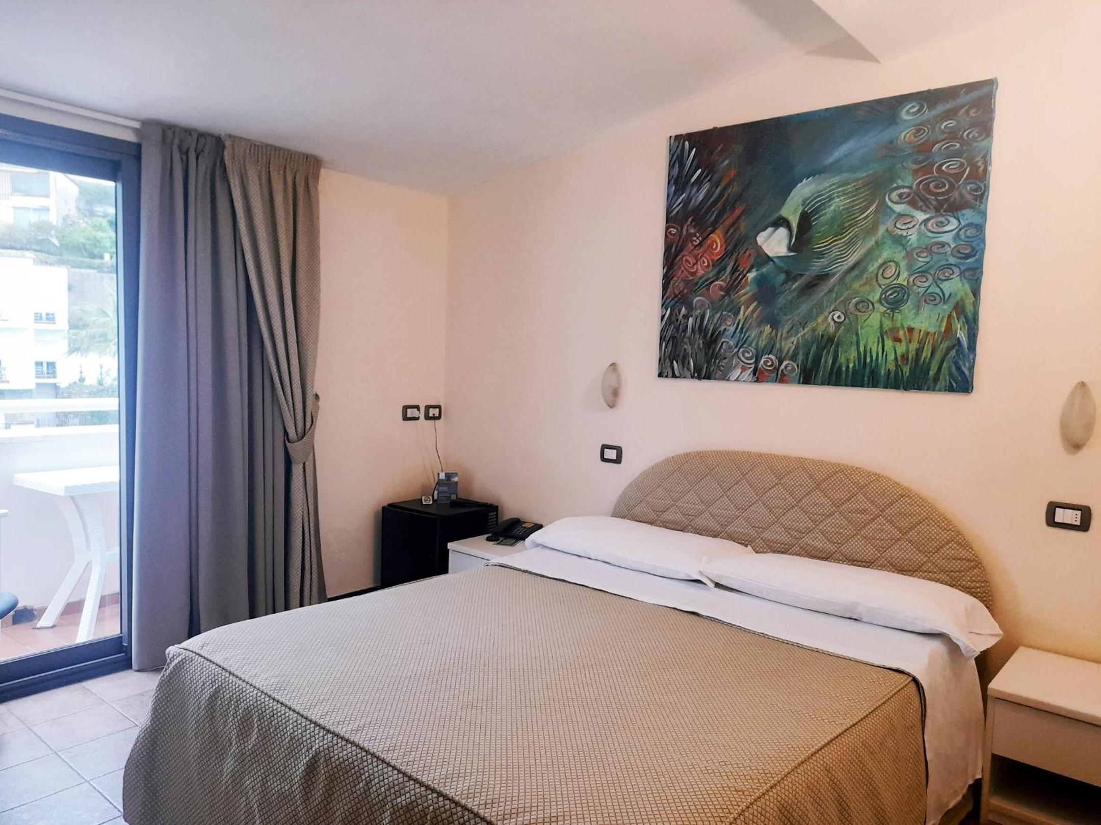 Economy, Double Bed, Hill View