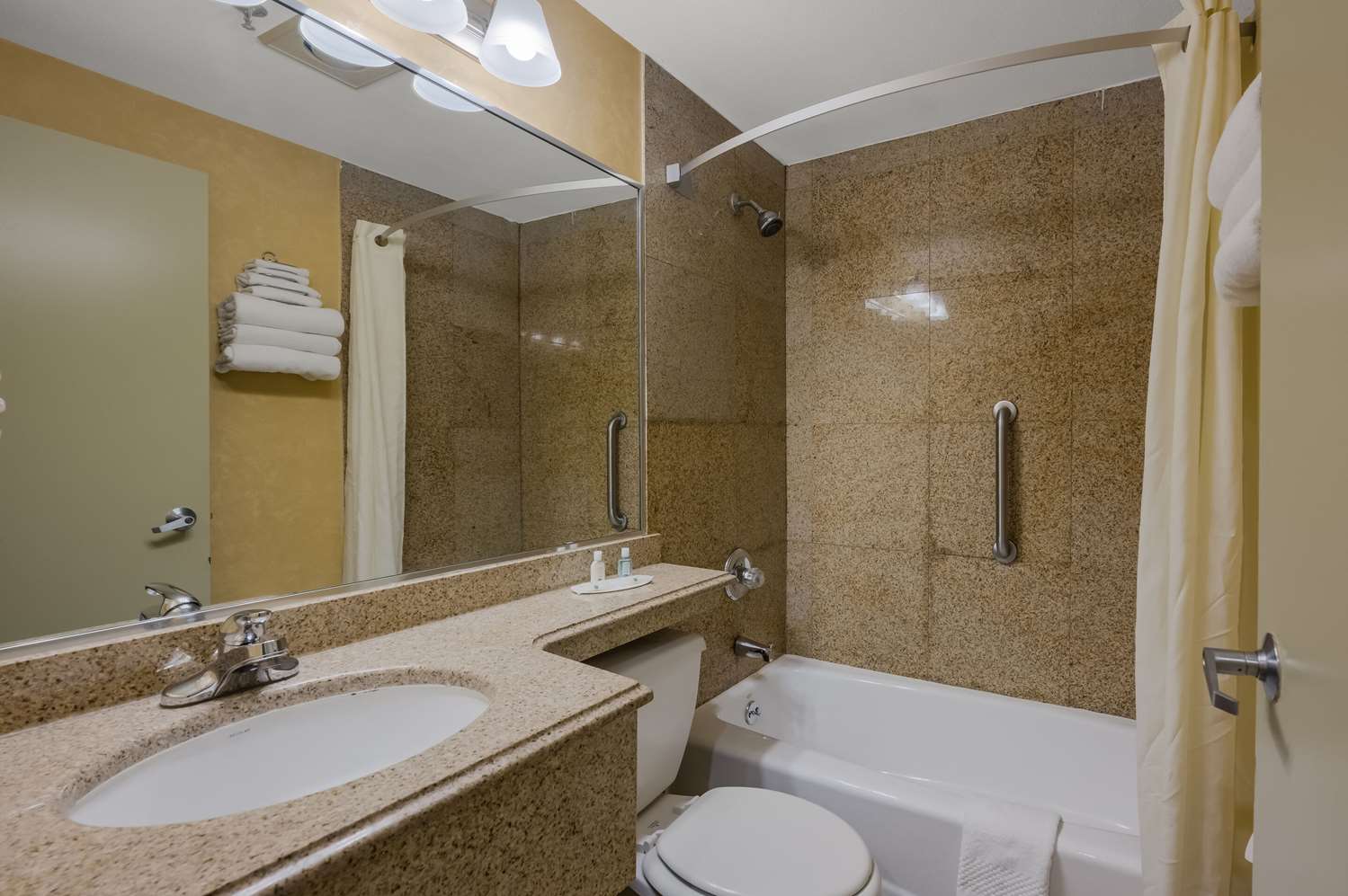 Quality Inn JFK Airport Rockaway Blvd 18/18