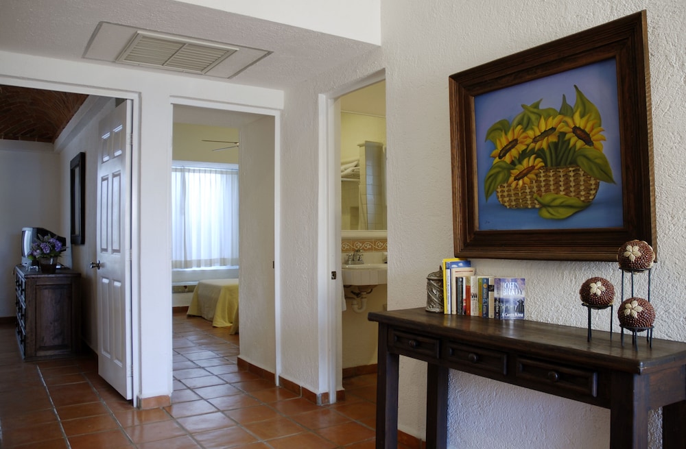 Las Palmas Condominios 6/36