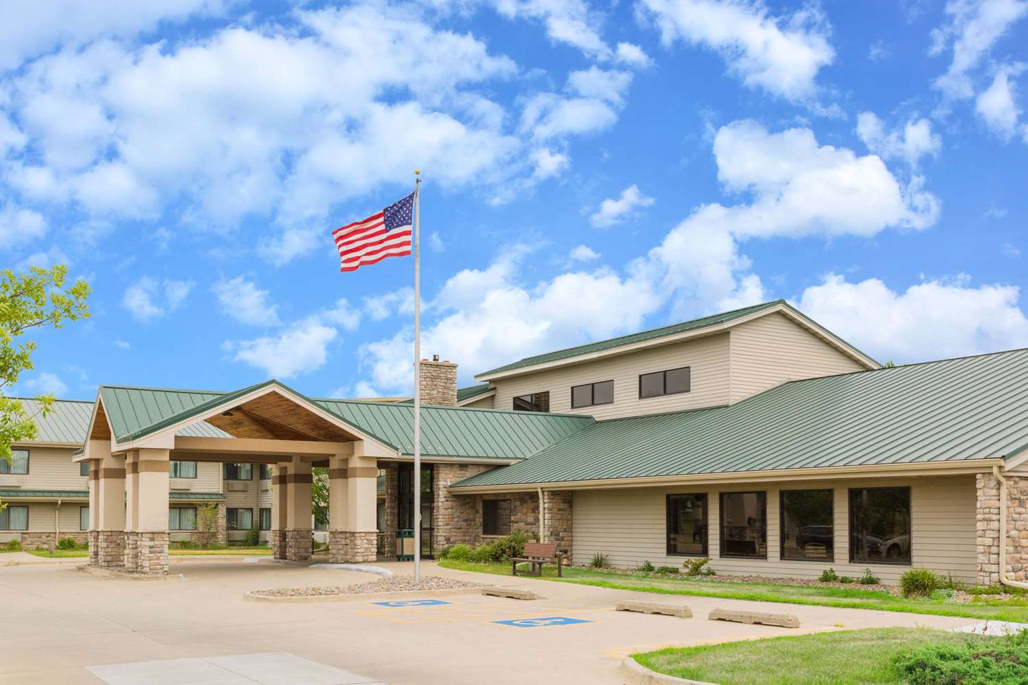 AmericInn by Wyndham Ankeny/Des Moines 3/38