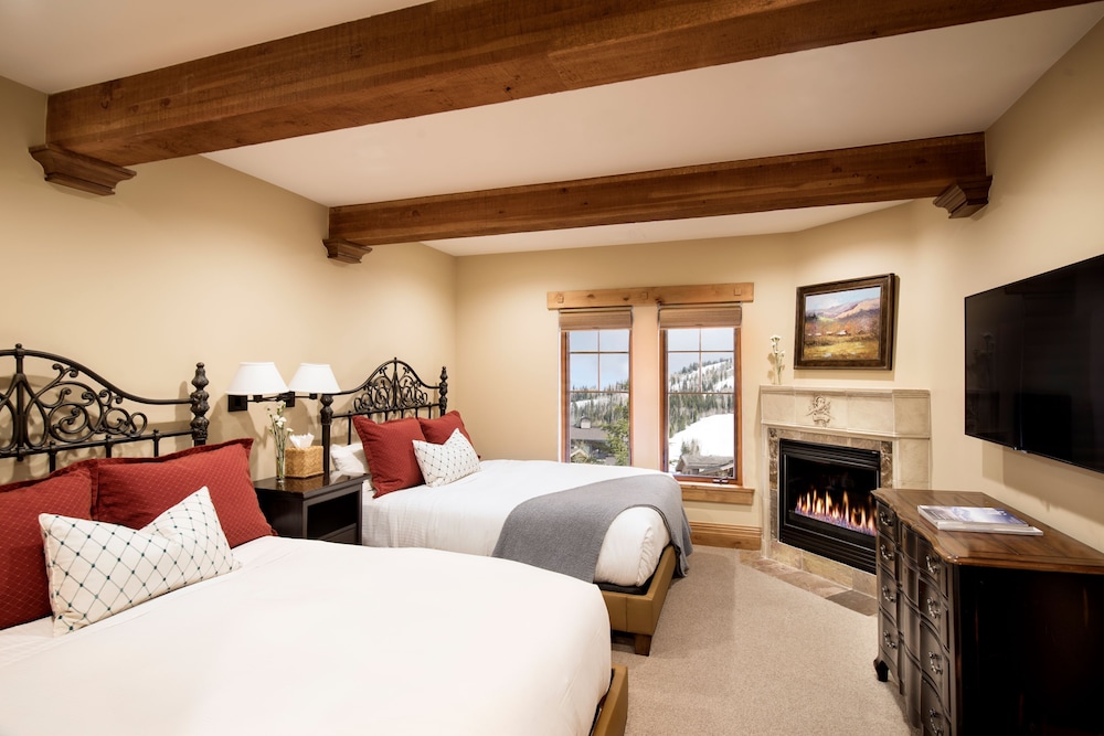 3 BEDROOMS, LUXURY, SUITE, 2 QUEEN BEDS