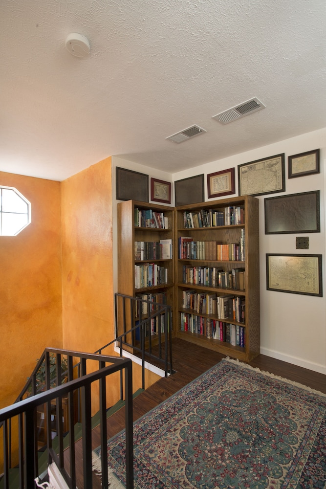 The Lakehouse Bed & Breakfast 23/46