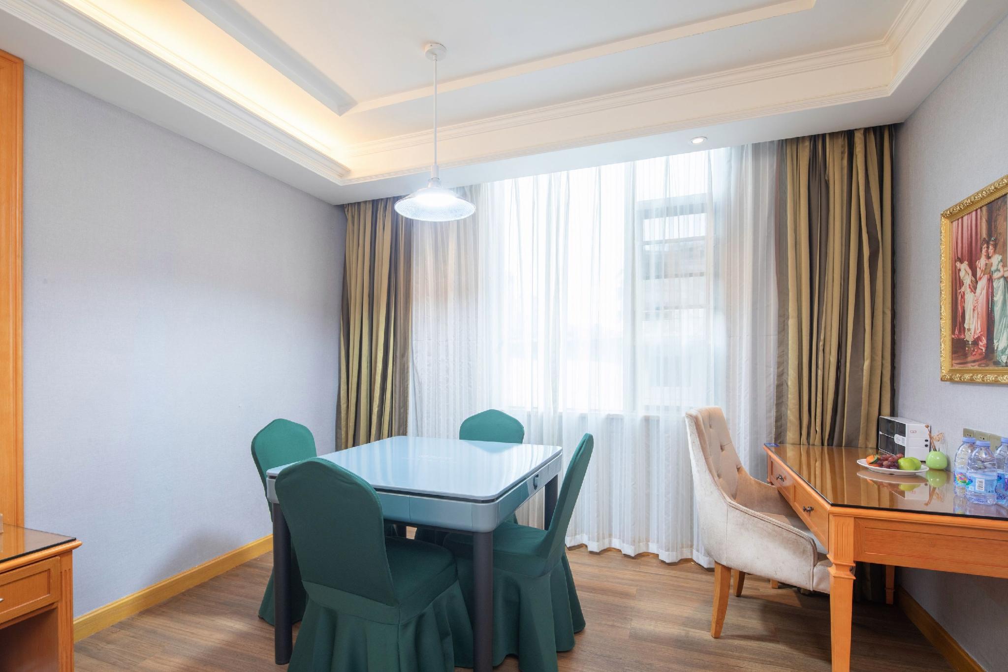 Vienna Hotel (Shenzhen Longsheng Metro Station) 30/41