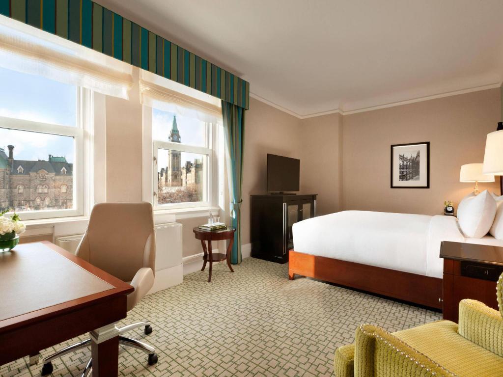 Fairmont, King Bed, Parliament Hill View