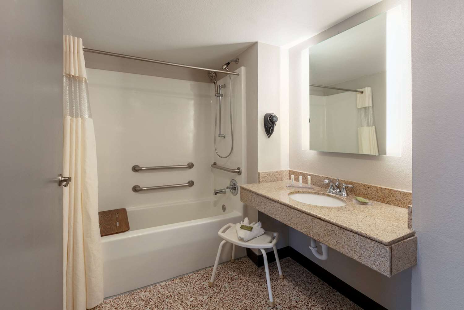 Spark by Hilton DFW North 55/60