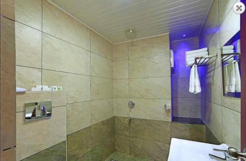 Hotel C7 42/43