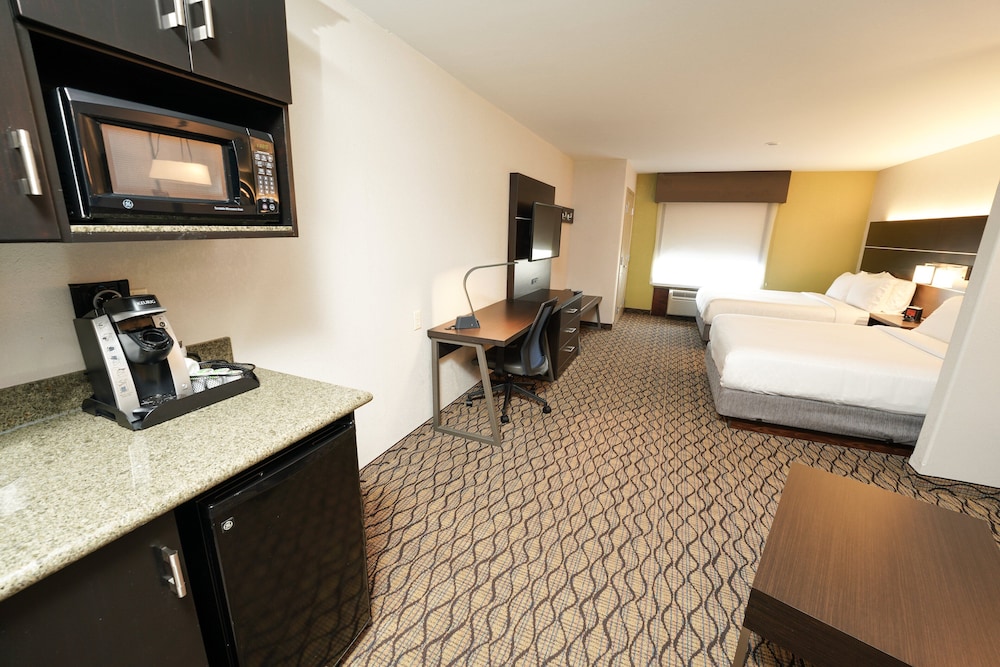 Holiday Inn Express Hotel And Suites Springfield Medical District 6/34