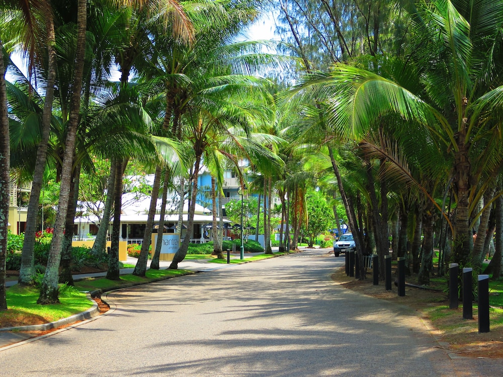 Marlin Waters Beachfront Apartments 100/100