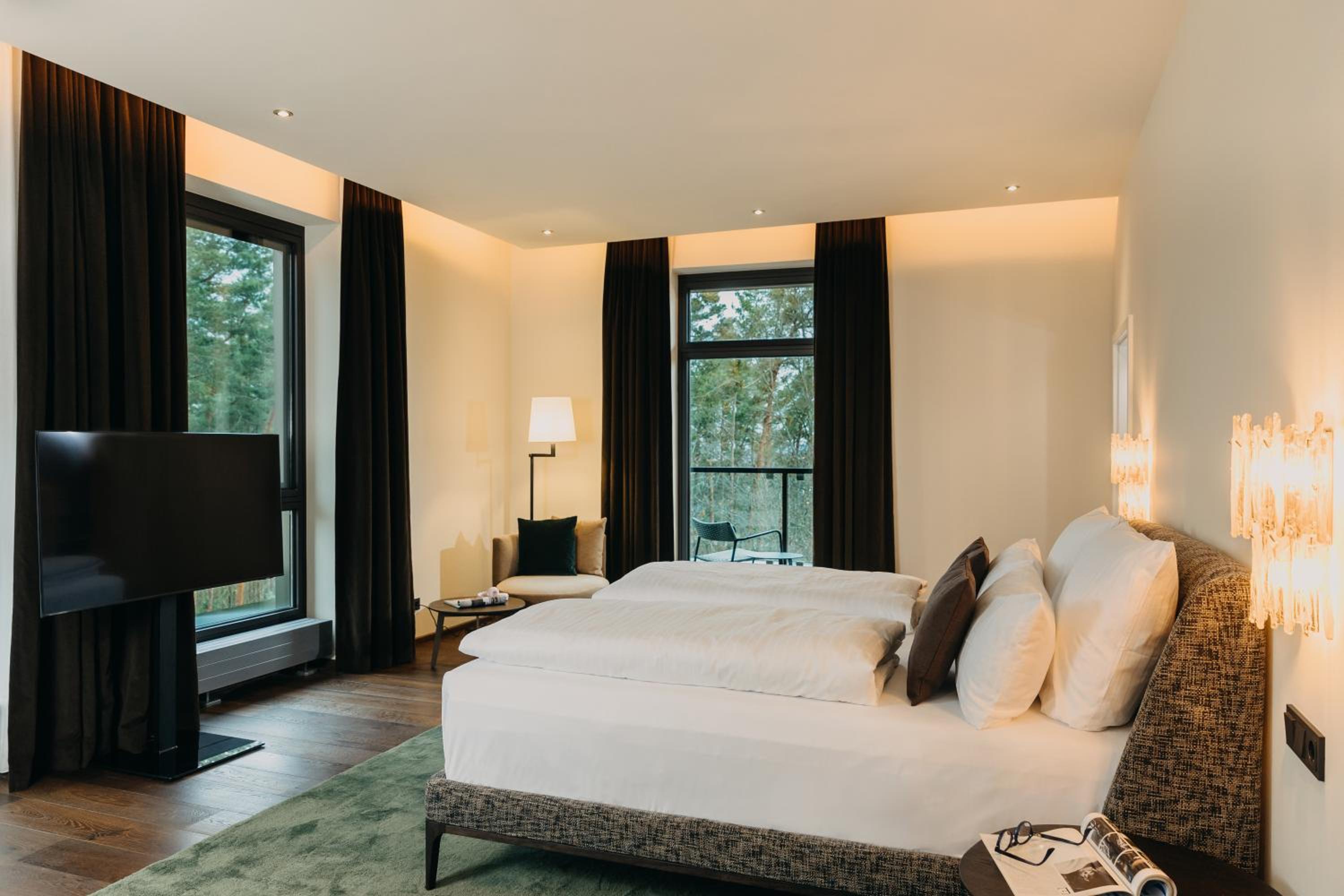 Luxury, Suite, King Bed, Forest View, Sofa