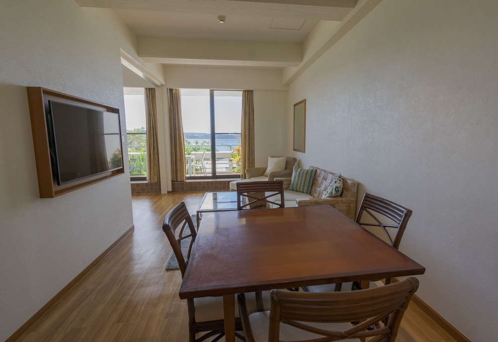 Hotel Moon Beach Okinawa 52/68