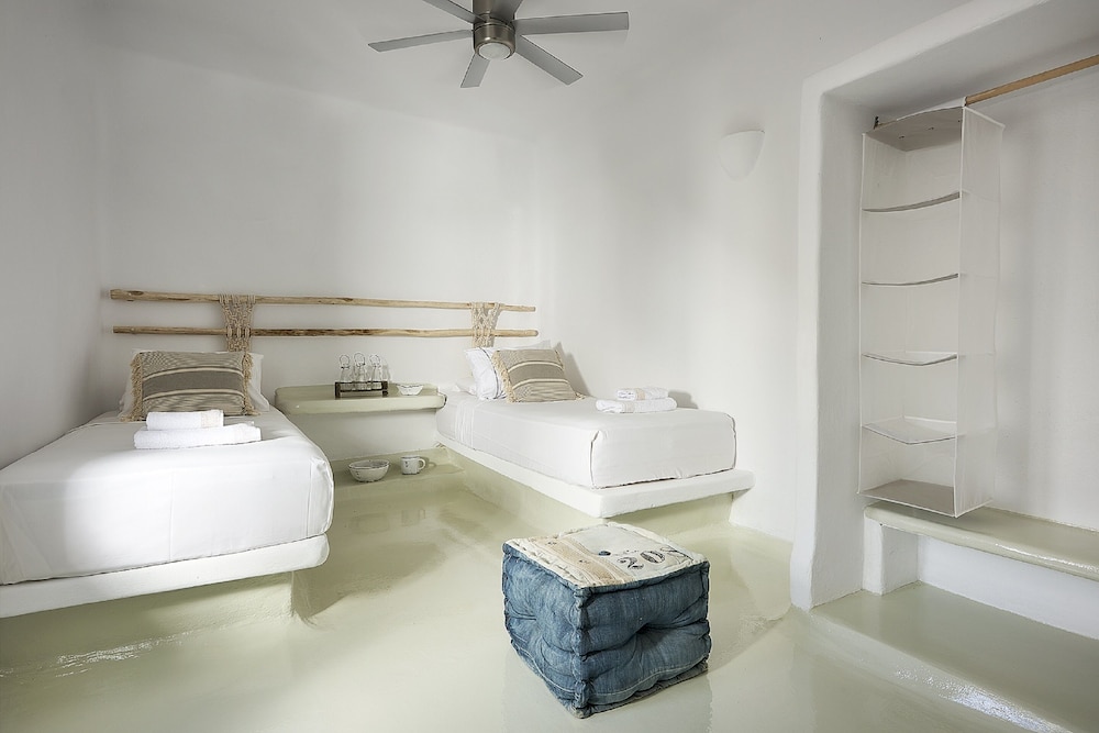 Artemis Seaside Resort 70/82