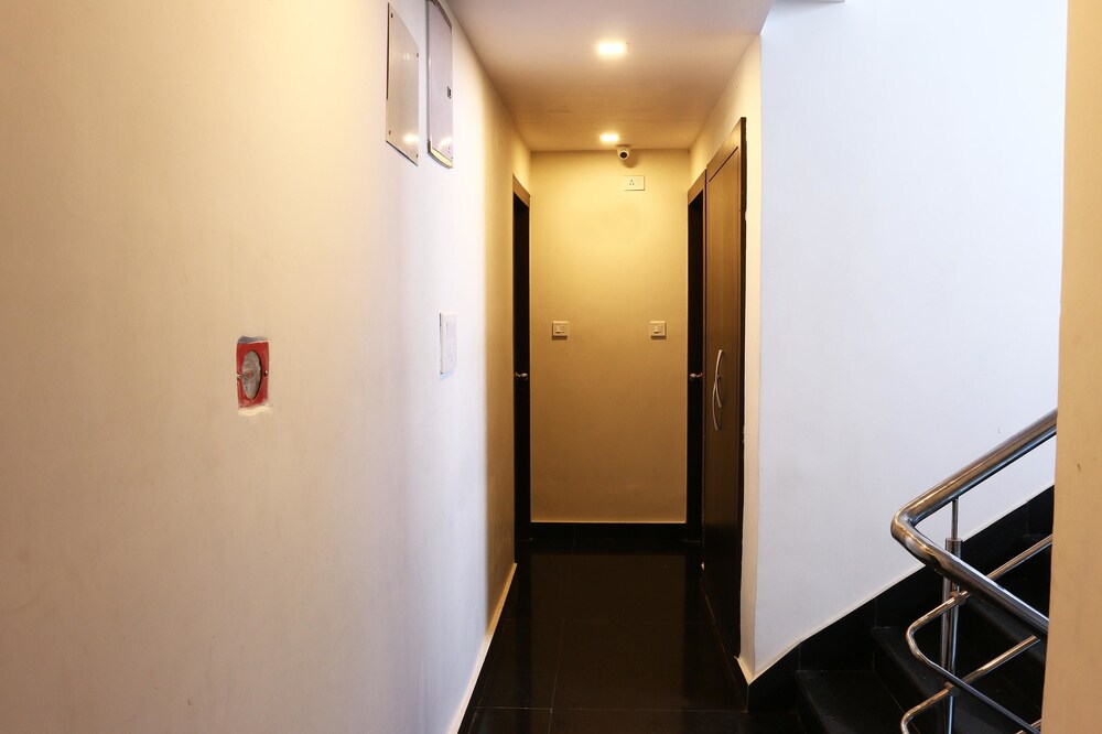 Oyo Rooms Parama Island Em Bypass 13/15