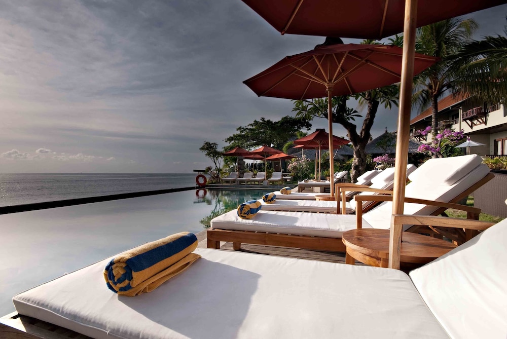 TAUCH TERMINAL RESORT TULAMBEN 58/69