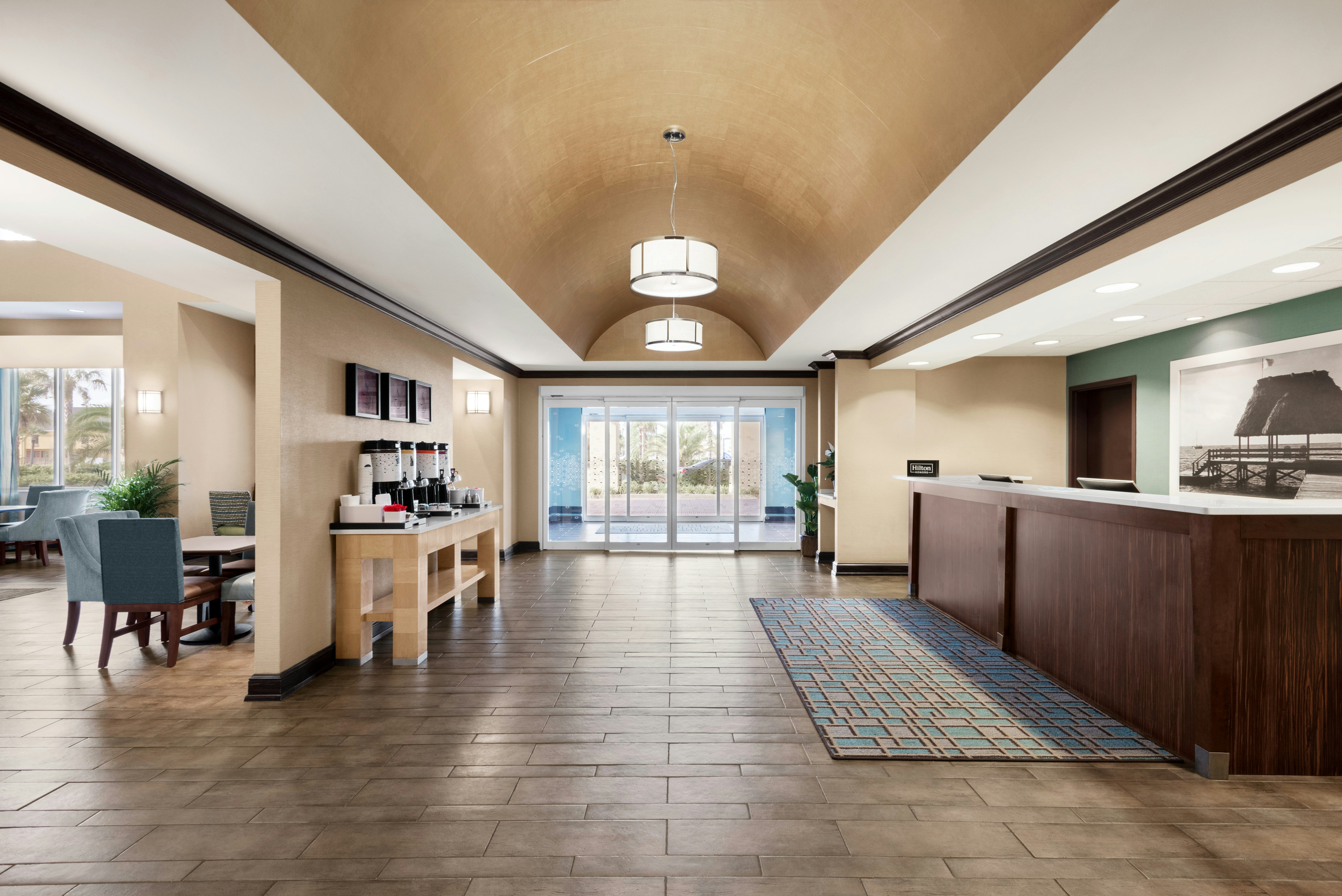 Lobby at HAMPTON INN SUITES BRUNSWICK, BRUNSWICK - GA