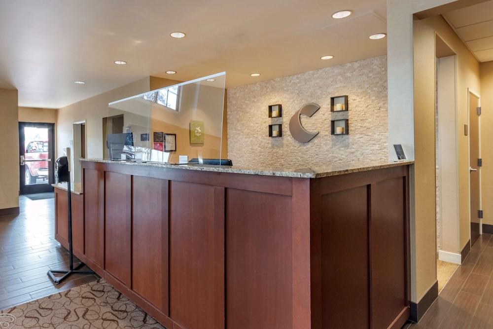 Comfort Suites Airport-University 3/33