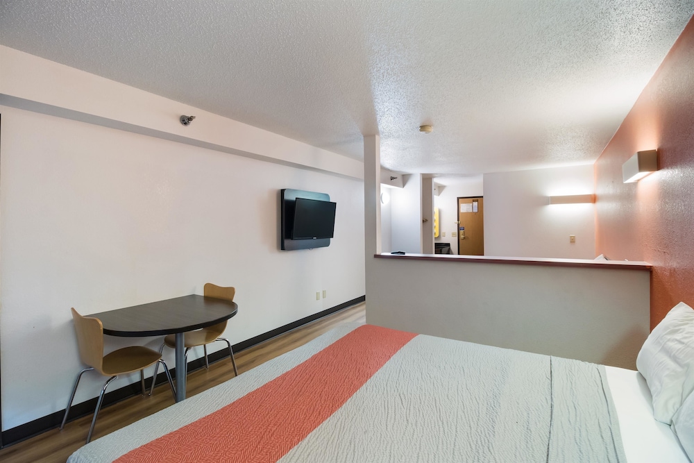 Motel6 Davenport, IA 15/29