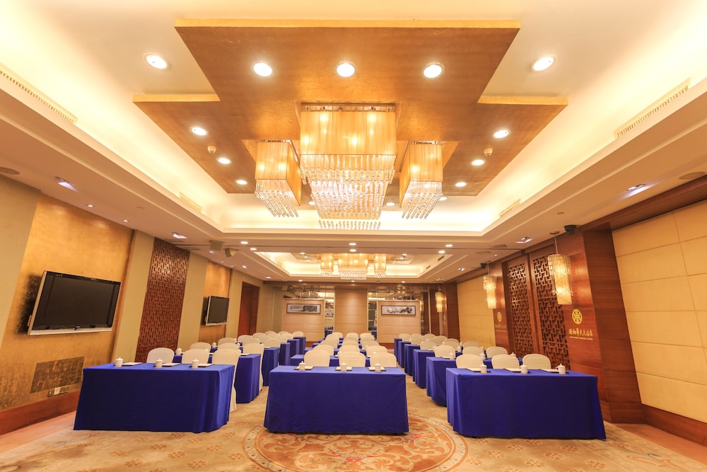 Changsha Xiaoxiang Huatian Hotel 50/54
