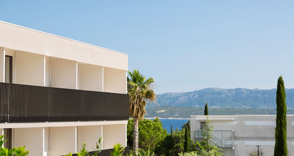 Bluesun Holiday Village Bonaca in BOL (BRAC)