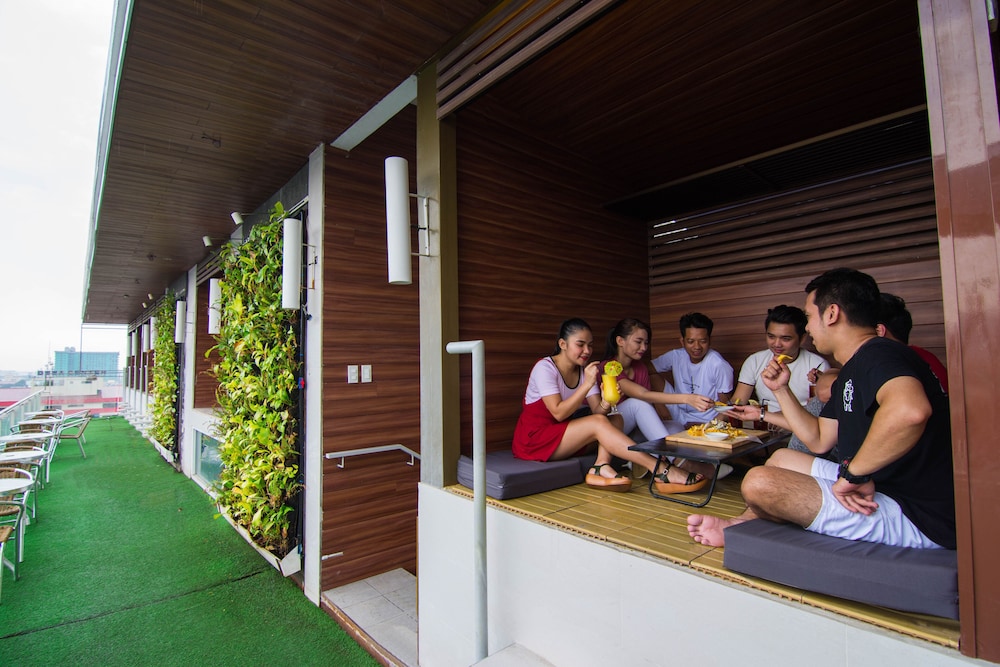 Selah Pods Hotel Manila 4/69