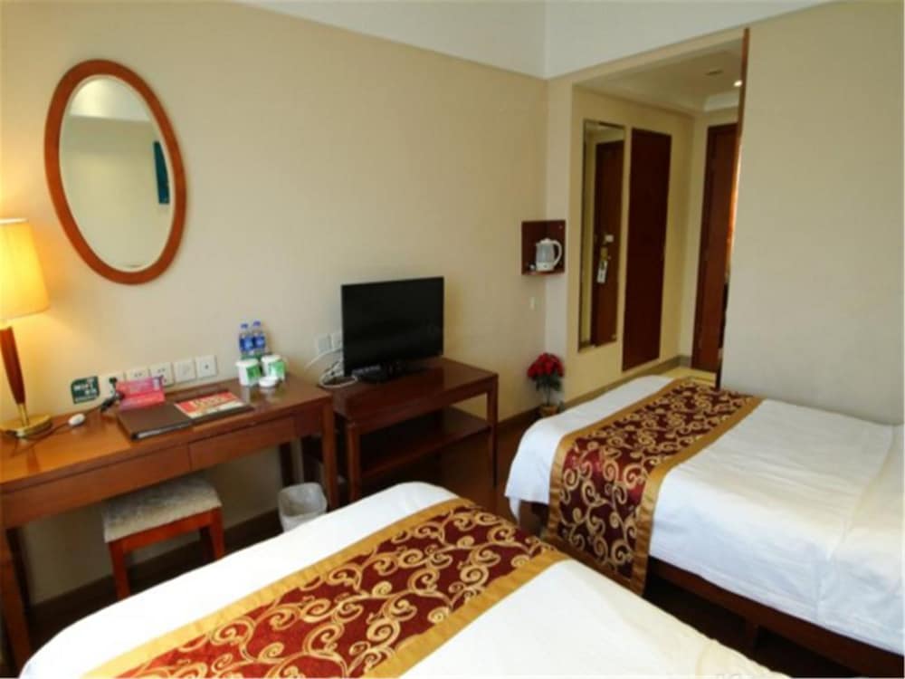 GreenTree Inn Shanghai Jingan Railway Station Xinzha Road Business Hotel 10/17
