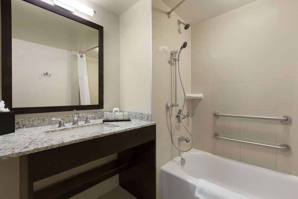Embassy Suites by Hilton Jacksonville Baymeadows 22/85