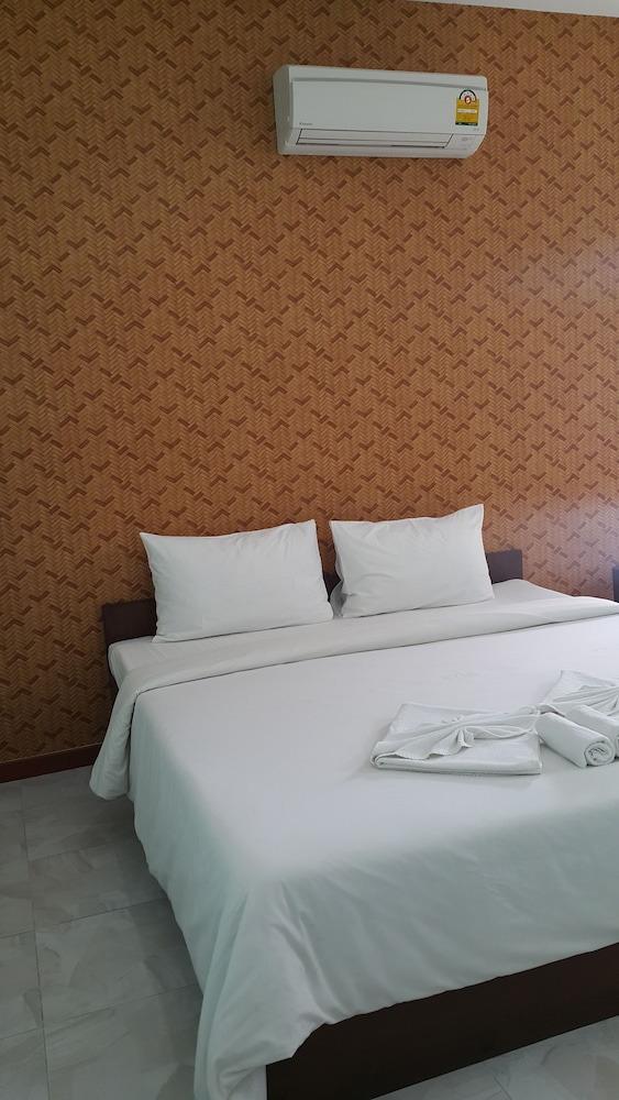 Garden House Resort 11/27