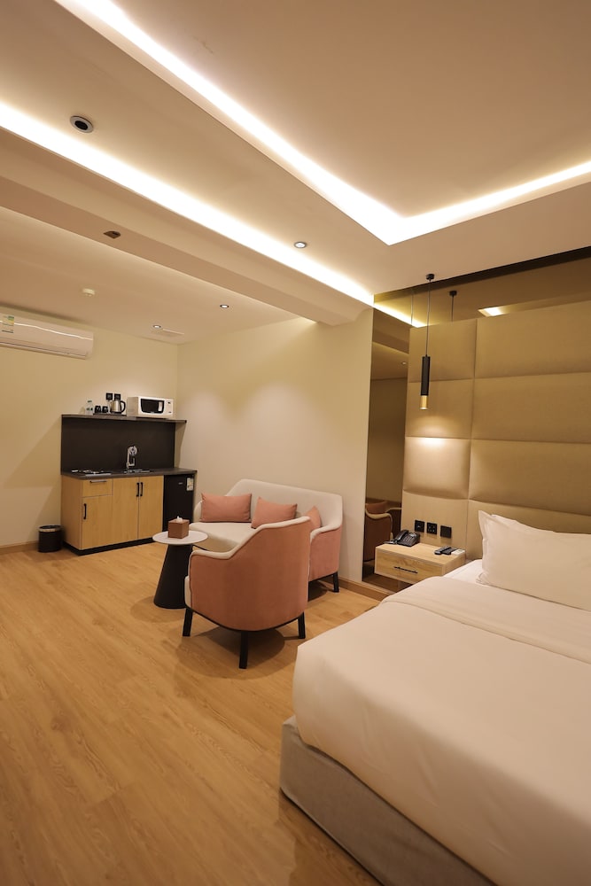 أجنحة المتعب الياسمين(XYZ Hotel Al Yasmin) 7/15