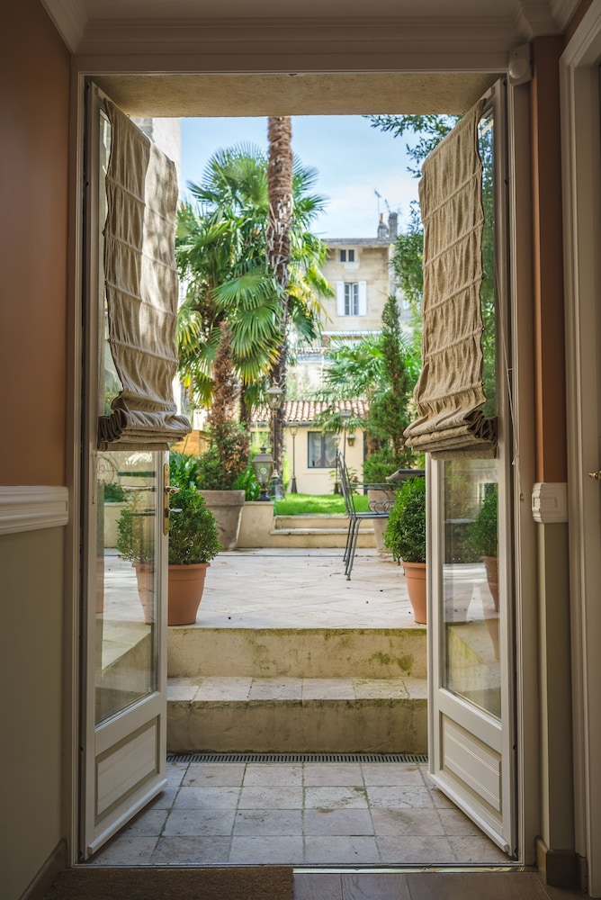Victor Louis Villa 27/35