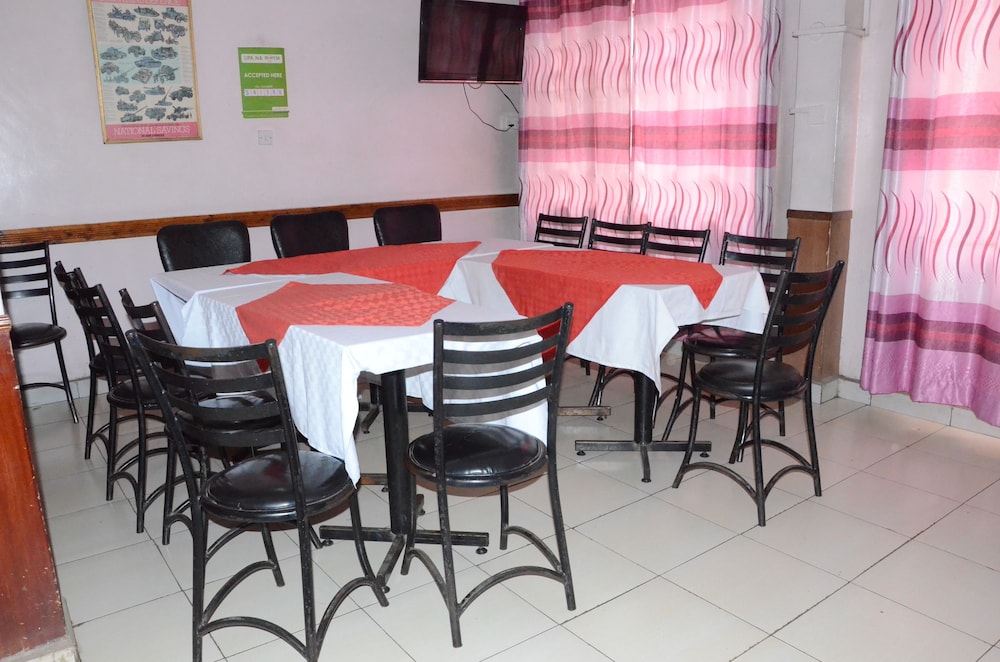 Nyam Hotel 19/26