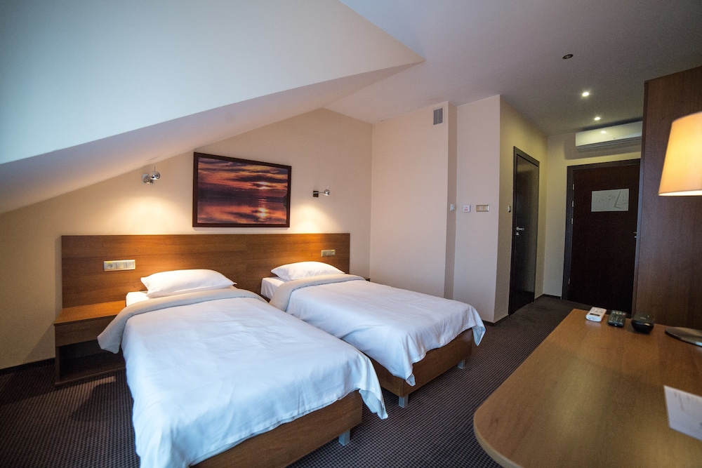 Hotel Sokolowska Airport Modlin 17/45