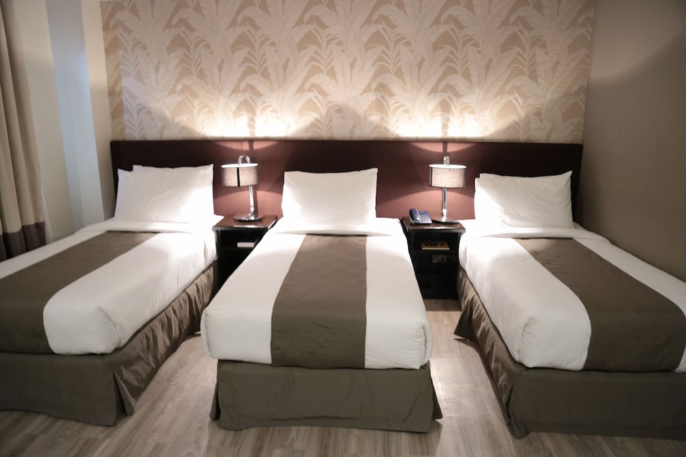 Gt Hotel Jaro 11/40