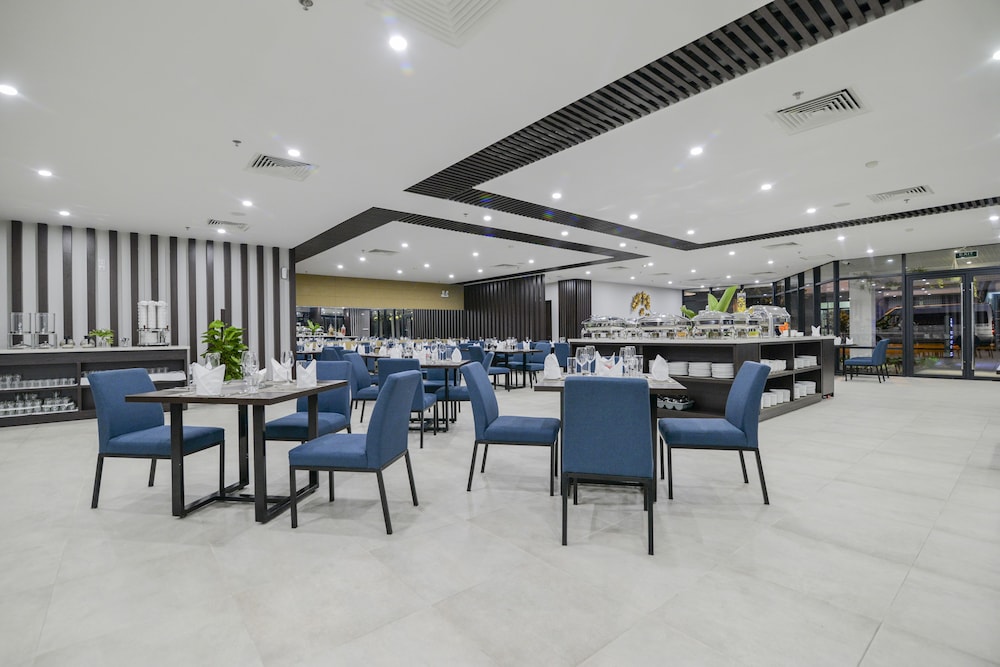Magnolia Hotel 57/71