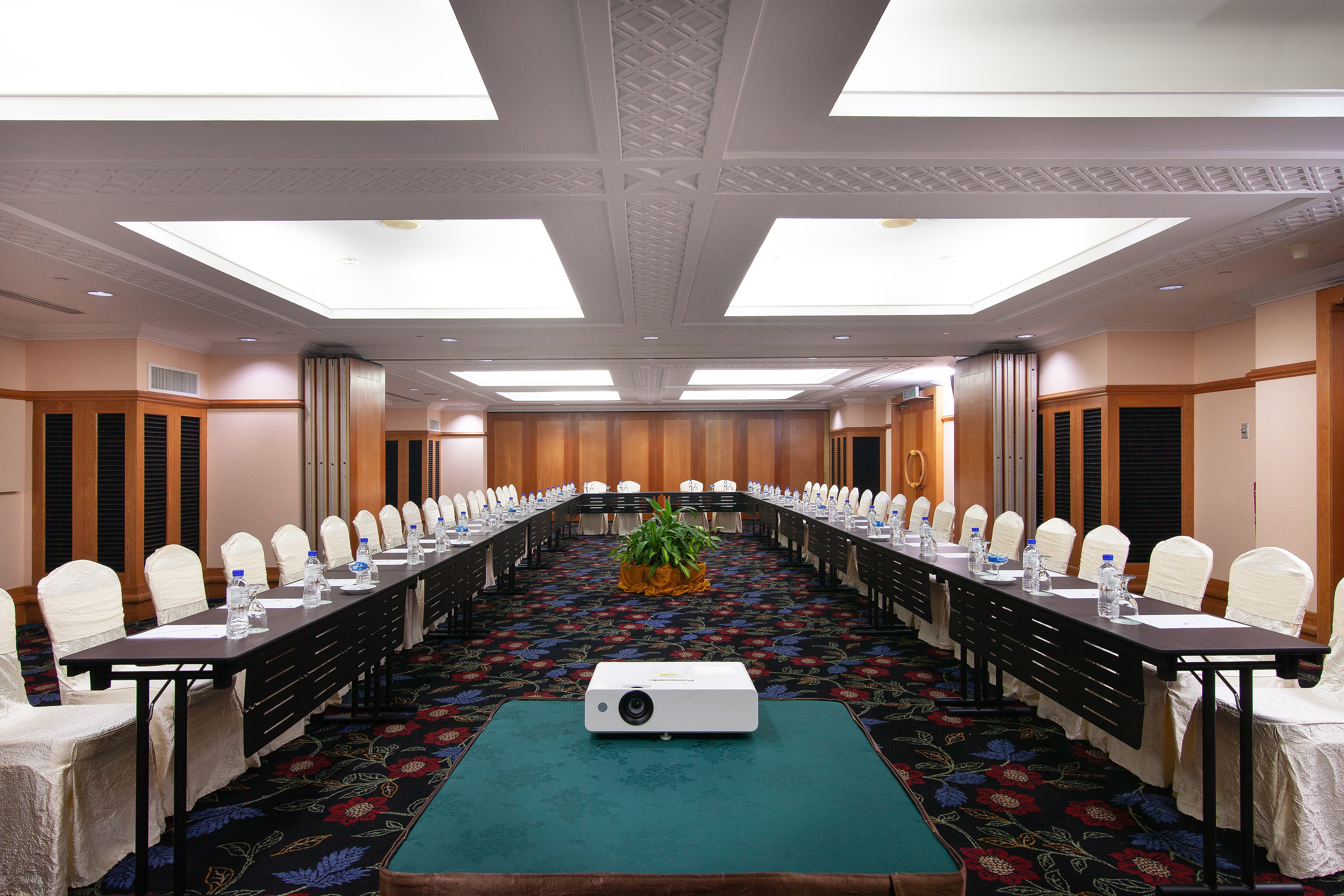 Bayview Hotel Georgetown 50/54