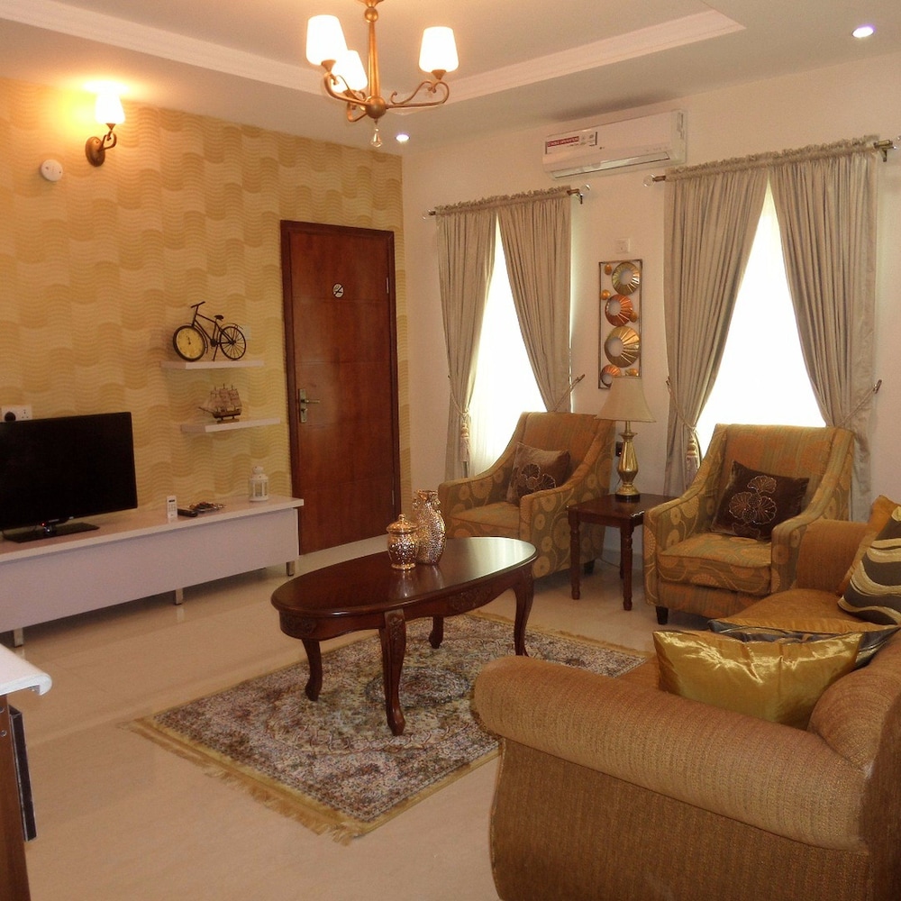 Rightgate Hotel & Suites 15/30