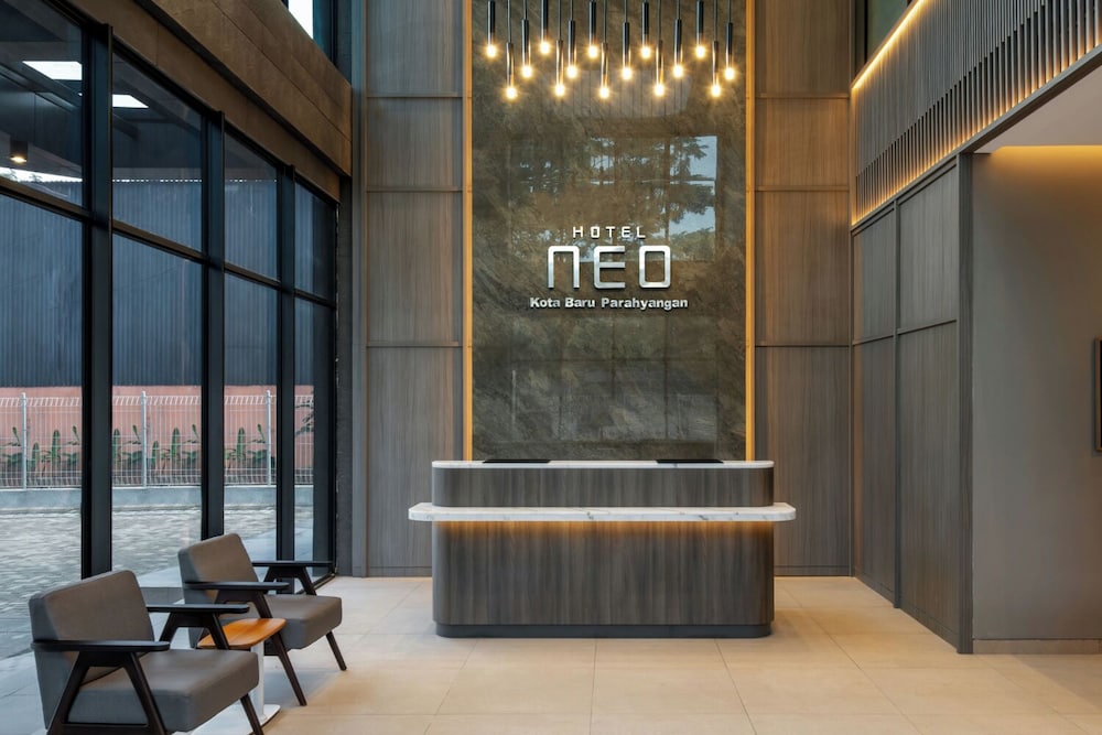 Hotel Neo Kota Baru Parahyangan 22/88