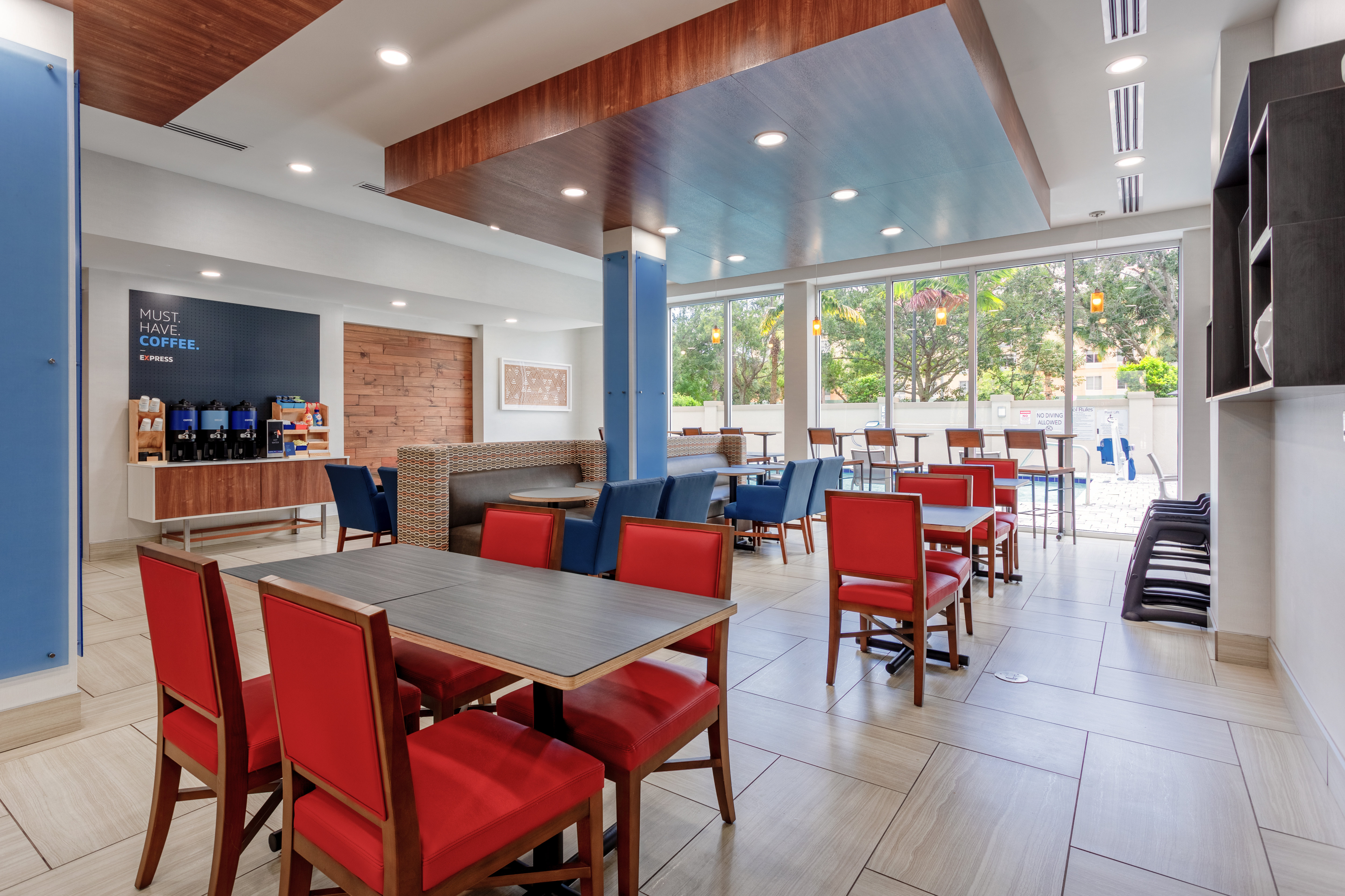 Holiday Inn Express & Suites Miramar 40/71