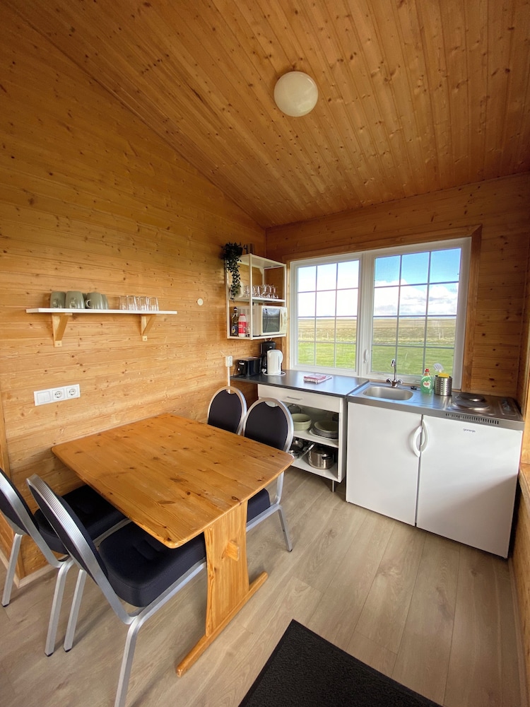 Guesthouse Stong And Cottages 24/50