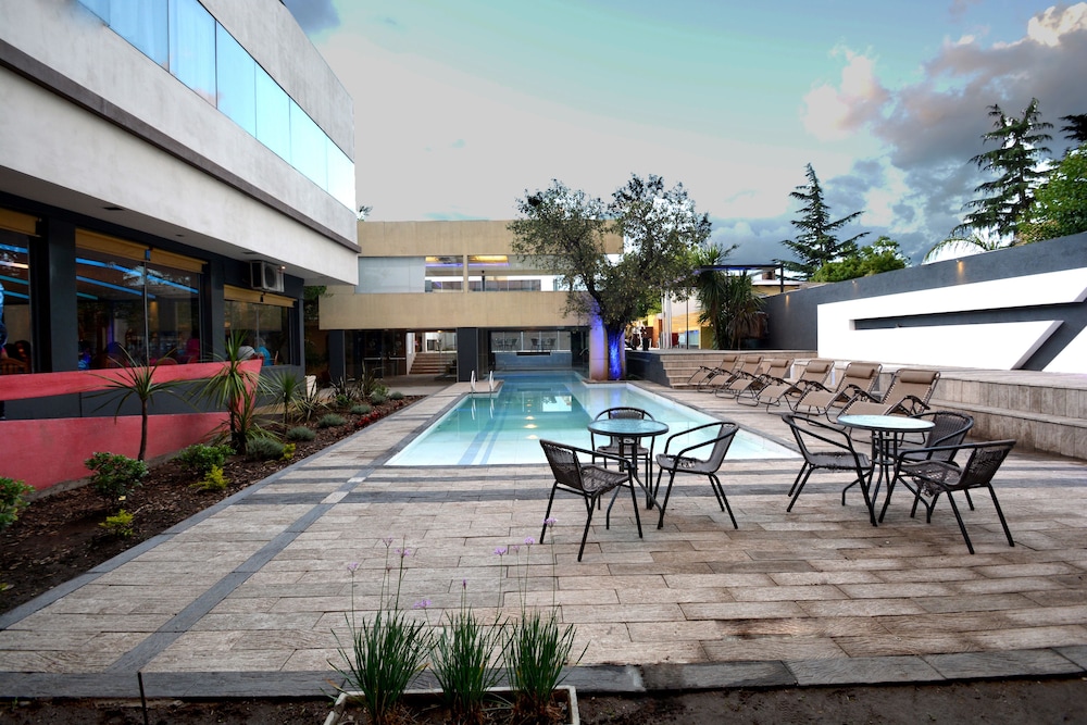 Piazza Hotel 21/22