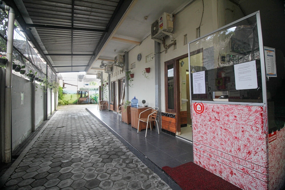 Super OYO Capital O 2258 Santana Syariah Guest House 10/41