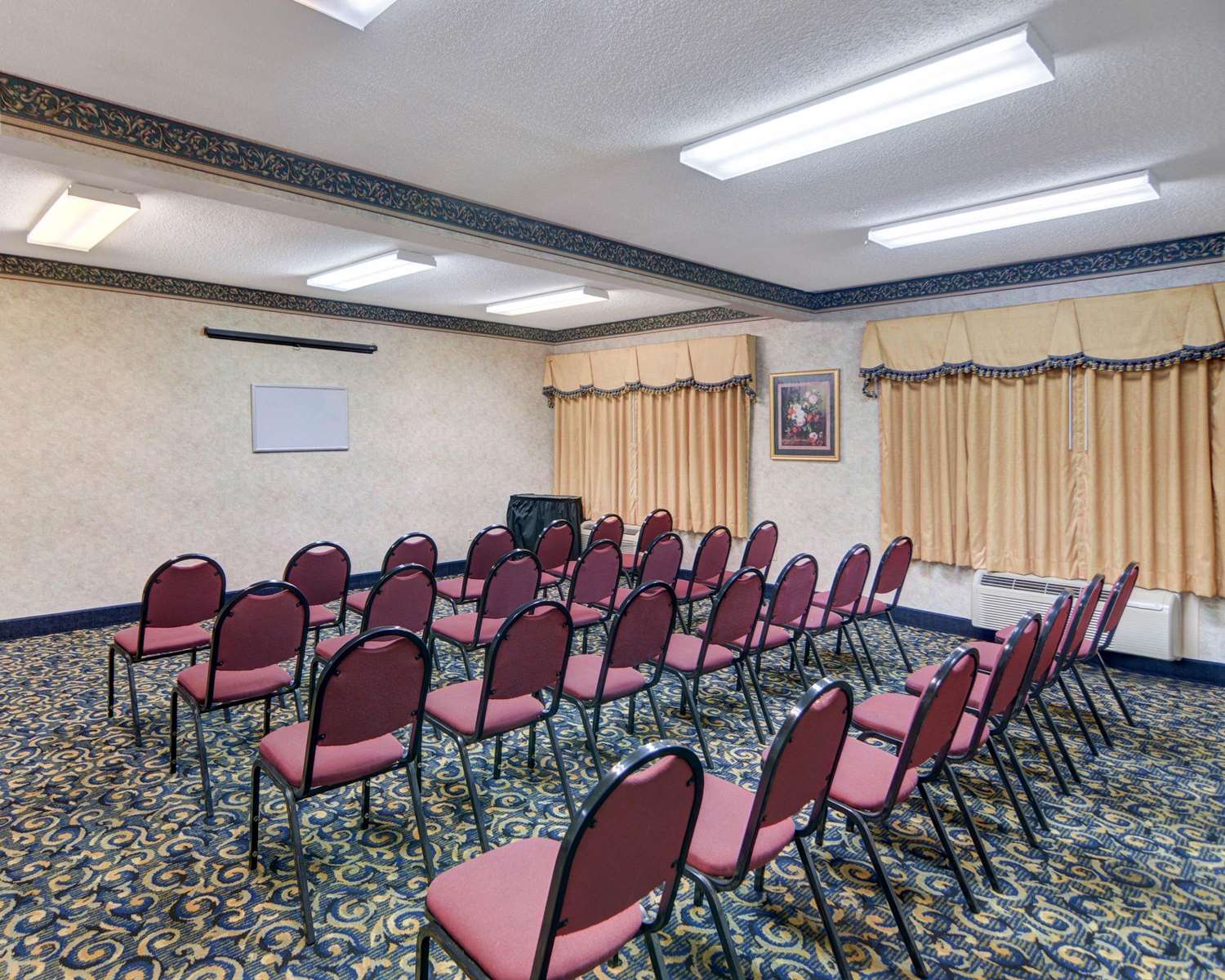 Quality Inn & Suites Grand Prairie 18/27