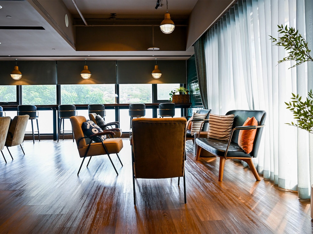 Check Inn Hotel 54/70
