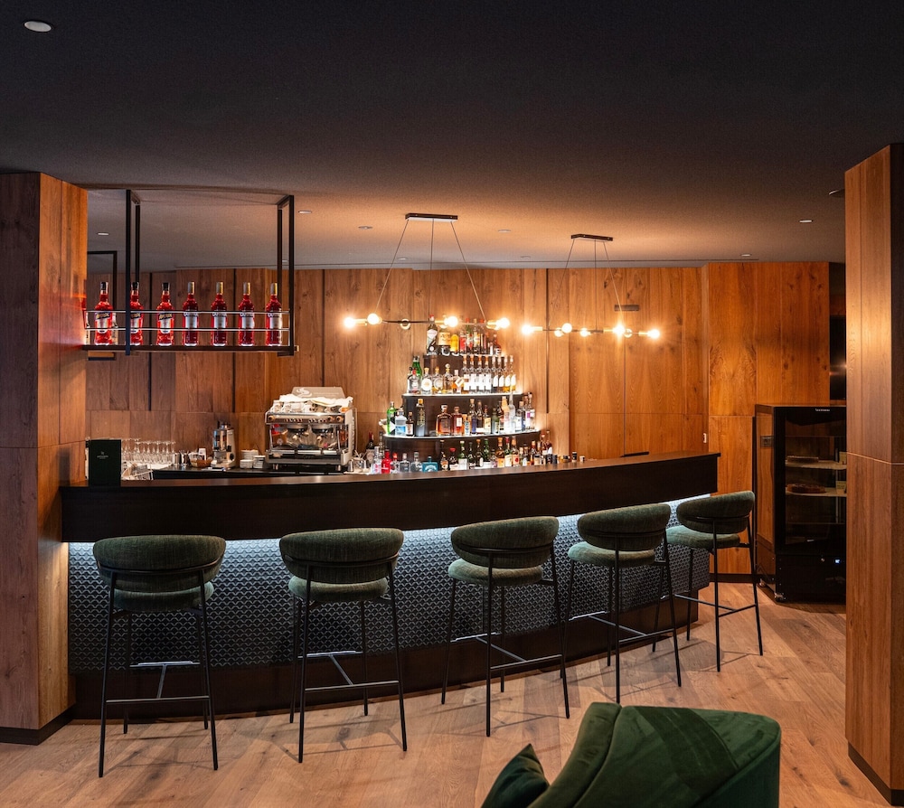 Hotel Antares 56/70