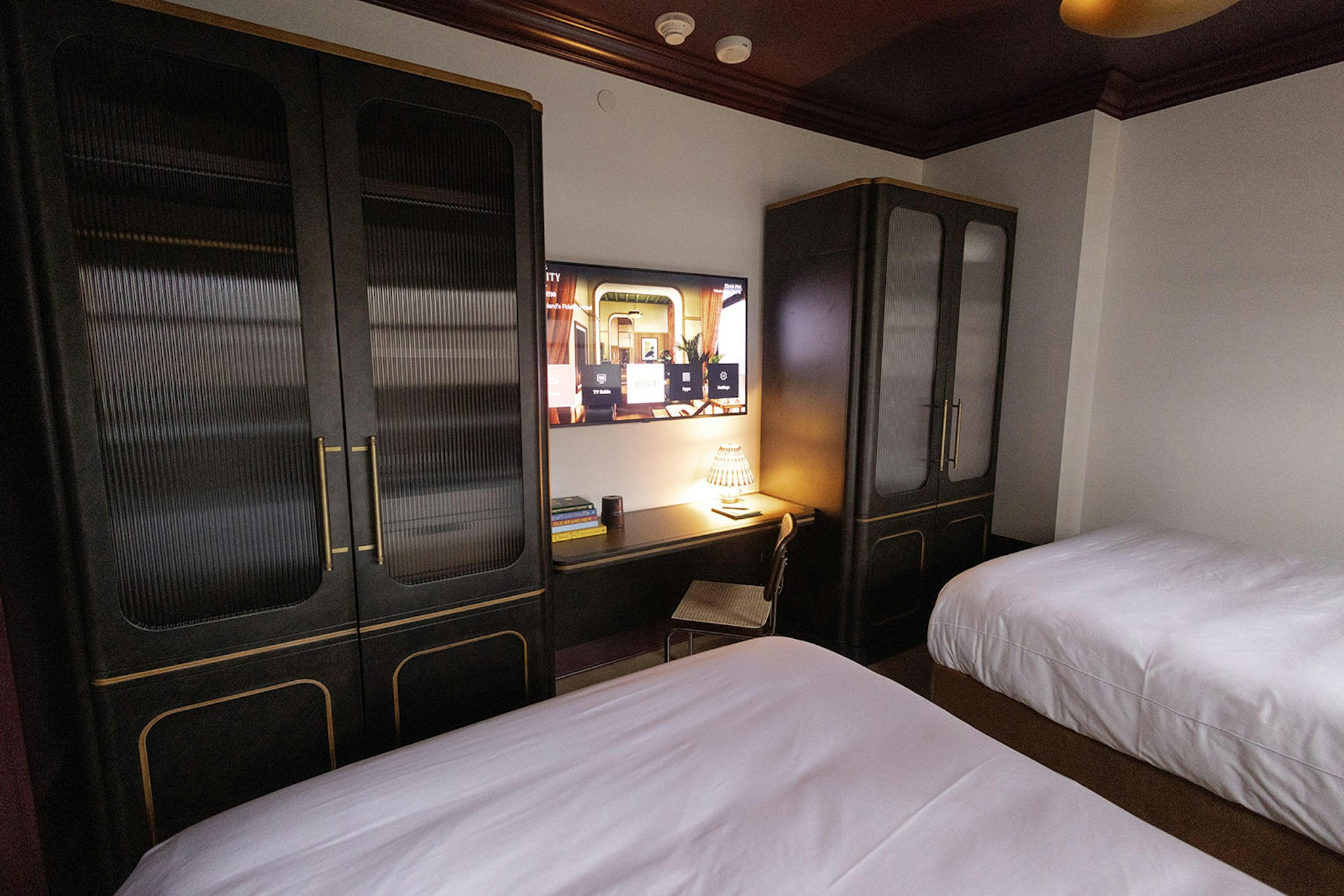 Fidelity Hotel 10/50